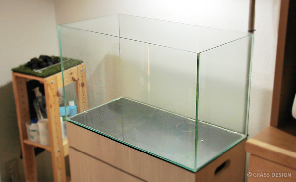 30cmキューブ水槽の台にテレビ台 ローボードを使用できるの Grass Design アクアリウム 水草水槽 熱帯魚の情報